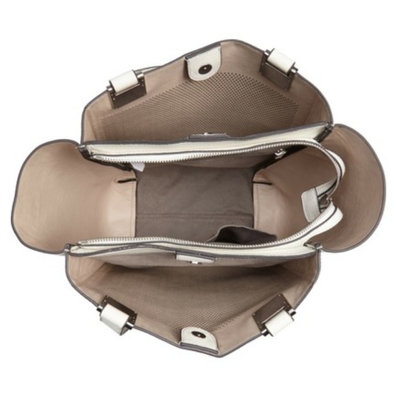 VINCE CAMUTO LEATHER TOTE - Picture 2 of 8